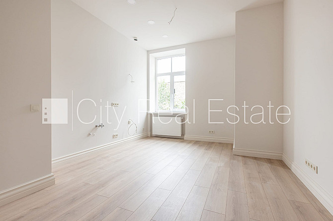 Zeme īpašumā, fasādes māja, renovēta māja, slēgts pagalms, ir lifts, kāpņu telpa pēc Rīga - foto 8