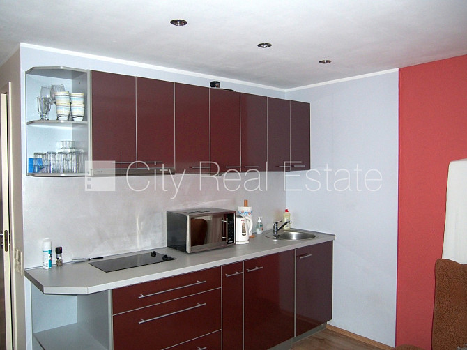 Fasādes māja, restaurēta māja, ieeja no ielas, kāpņu telpa pēc kosmētiskā remonta, logi Rīga - foto 4