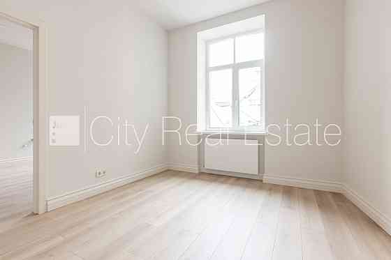 Фасадный дом, реновированный дом, заменены инженерные коммуникации, поменянное Rīga