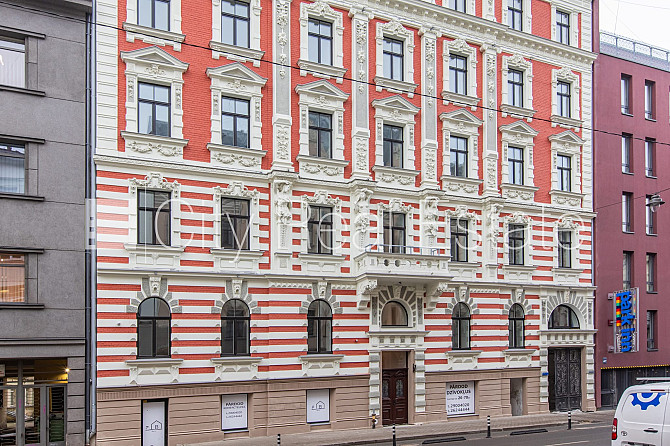 Zeme īpašumā, fasādes māja, renovēta māja, slēgts pagalms, ir lifts, kāpņu telpa pēc Rīga - foto 4