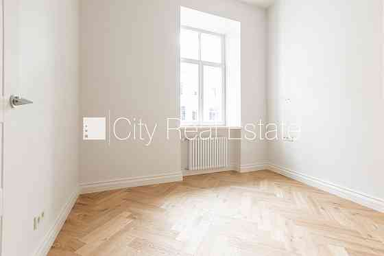 Фасадный дом, реновированный дом, заменены инженерные коммуникации, поменянное Rīga