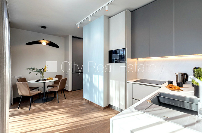 Новостройка, фасадный дом, благоустроенная озеленённая территория, подземная Юрмала - изображение 11