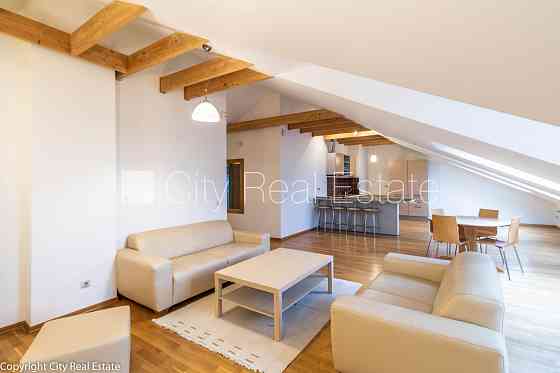 Проект - Kalpaka Residence, фасадный дом, вход с улицы, мансарда, лифт, балкон, количество Рига