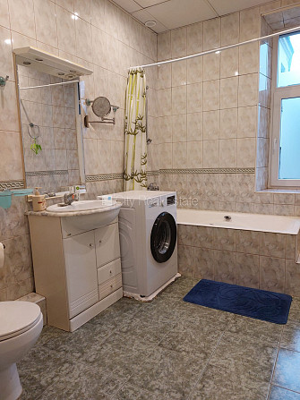 Fasādes māja, restaurēta māja, vieta automašīnai, kāpņu telpa pēc kosmētiskā remonta, Rīga - foto 6