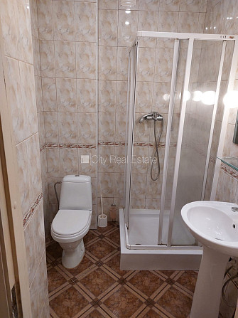 Fasādes māja, restaurēta māja, vieta automašīnai, kāpņu telpa pēc kosmētiskā remonta, Rīga - foto 7