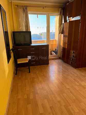 Фасадный дом, благоустроенная озеленённая территория, бесплатная стоянка во Рига