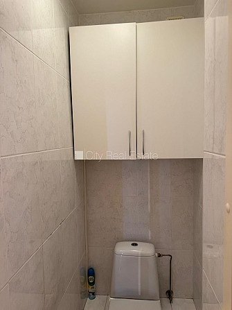 Фасадный дом, благоустроенная озеленённая территория, бесплатная стоянка во Рига - изображение 6