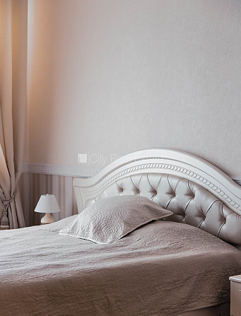 Фасадный дом, реновированный дом, место для машины, вход с улицы и со двора, Рига - изображение 10