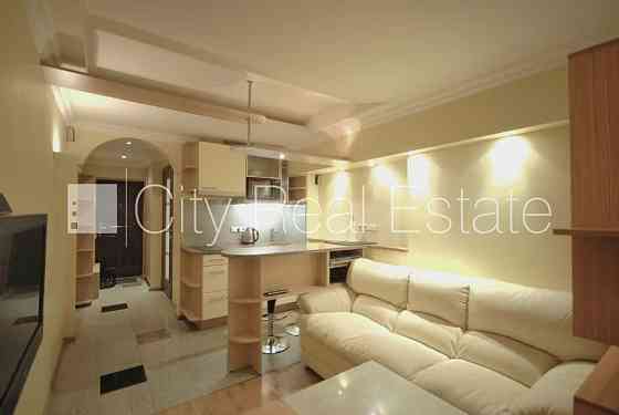 Новостройка, фасадный дом, благоустроенная озеленённая территория, Rīga