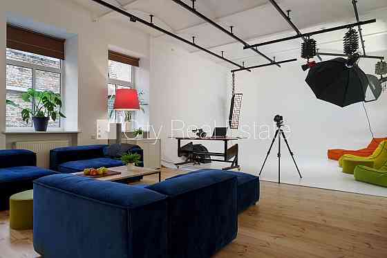 Вход со двора, газовое отопление, множество санузлов, Офисы класса А, сквозные Rīga