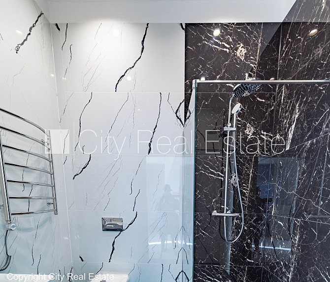 Fasādes māja, renovēta māja, fasāde ar dekoratīvo apmetumu, slēgts pagalms, ieeja no ielas Rīga - foto 9