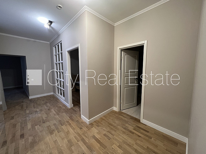 Fasādes māja, renovēta māja, bruģēts piebraucamais ceļš, iespēja nomāt autostāvvietu, Rīga - foto 2