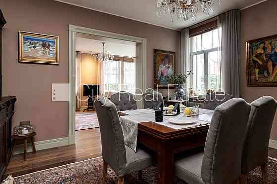 Частный дом, благоустроенная озеленённая территория, подъездная дорога покрыта Юрмала