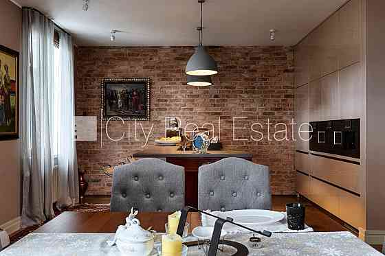 Частный дом, благоустроенная озеленённая территория, подъездная дорога покрыта Юрмала