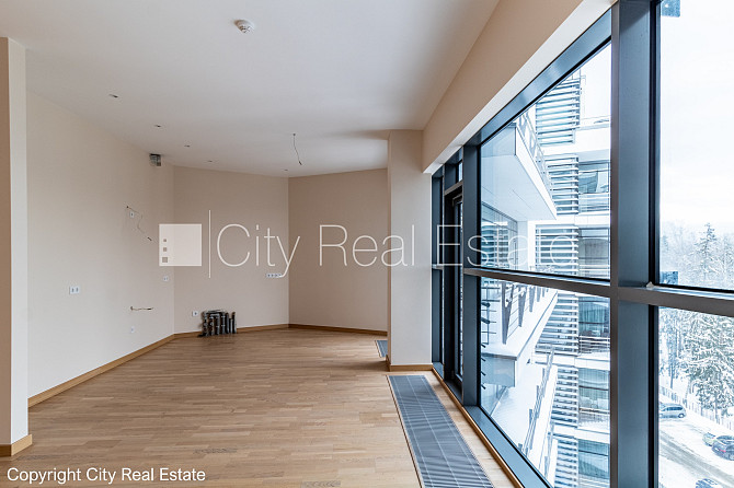 Земля в собственности, новостройка, монолитные бетонные стены, зеленая Юрмала - изображение 2