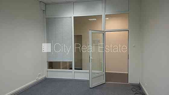 Фасадный дом, реновированный дом, плата за обслуживание одного квадратного метра Рига