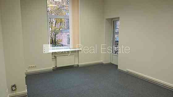 Фасадный дом, реновированный дом, плата за обслуживание одного квадратного метра Рига