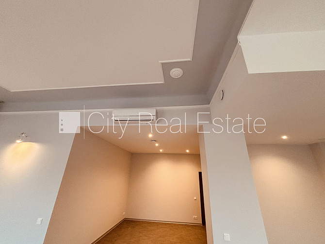 Фасадный дом, закрытый двор, отопление - воздушный теплонасос, бойлер для горячей Рига - изображение 12