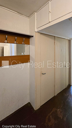 Kāpņu telpa pēc kosmētiskā remonta, lodžija, istabas izolētas 2 gab., centrālā apkure, Rīga - foto 20