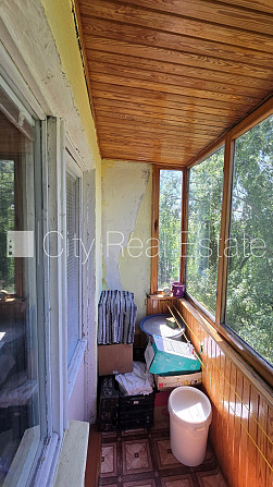 Kāpņu telpa pēc kosmētiskā remonta, lodžija, istabas izolētas 2 gab., centrālā apkure, Rīga - foto 6