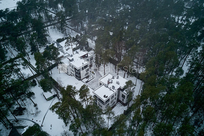 Новостройка, кирпичные стены, благоустроенная озеленённая территория, закрытая Юрмала - изображение 14