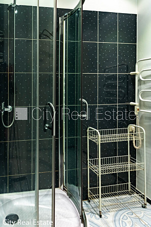 Pagalma ēka, renovēta māja, labiekārtota apzaļumota teritorija, iespēja nomāt Rīga - foto 15