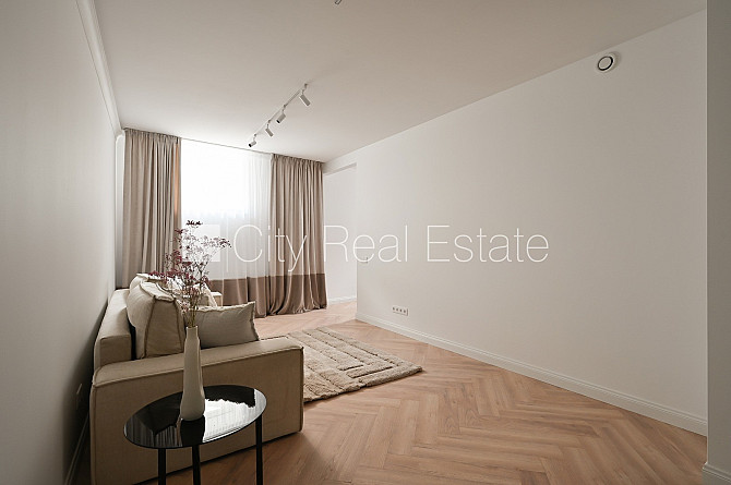 Renovēta māja, labiekārtots apzaļumots pagalms, slēgts pagalms, viena istaba izolēta, studio Rīga - foto 5