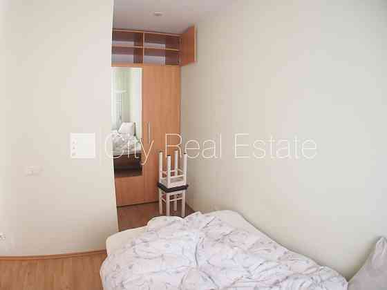 Реновированный дом, благоустроенная озеленённая территория, закрытый двор, Rīga