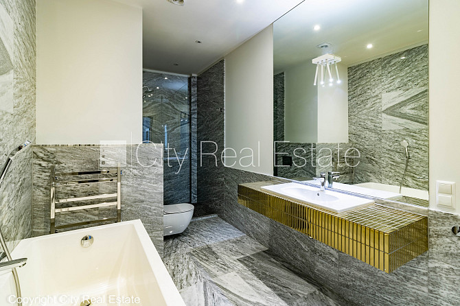 Jaunceltne, fasādes māja, ieeja no pagalma, ir lifts, kāpņu telpa pēc kapitālā remonta, Rīga - foto 11