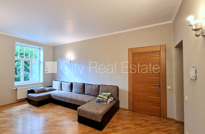 Zeme īpašumā, privātmāja, jaunceltne, labiekārtota apzaļumota teritorija 1705 m2, bruģēts Jūrmala - foto 15