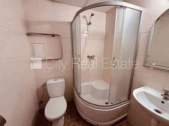 Фасадный дом, энергоэффективный дом, благоустроенная озеленённая территория, Rīga