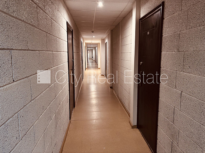 Fasādes māja, energo efektīva māja, labiekārtota apzaļumota teritorija, apsargāta Rīga - foto 7