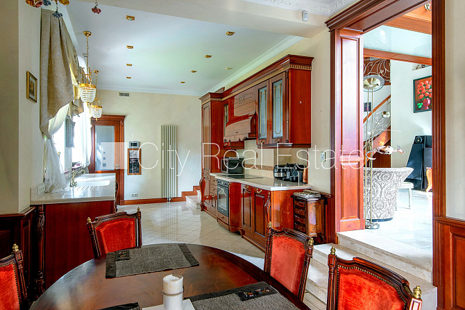 Частный дом, благоустроенный озеленённый двор, территория обнесена железным Юрмала - изображение 7