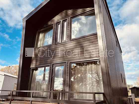 Частный дом, благоустроенная озеленённая территория, закрытая территория, Rīga