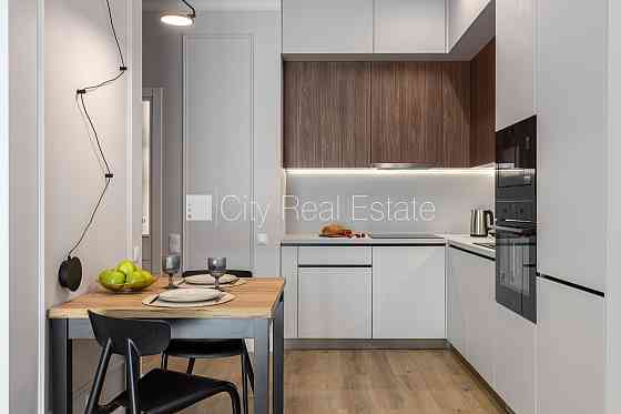 Новостройка, благоустроенный озеленённый двор, закрытый двор, подземная стоянка, Юрмала