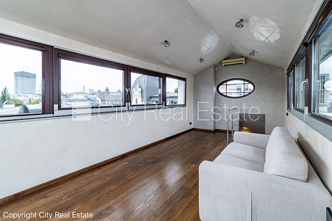 Фасадный дом, реновированный дом, закрытый двор, подземная стоянка, вход с улицы, Рига - изображение 20