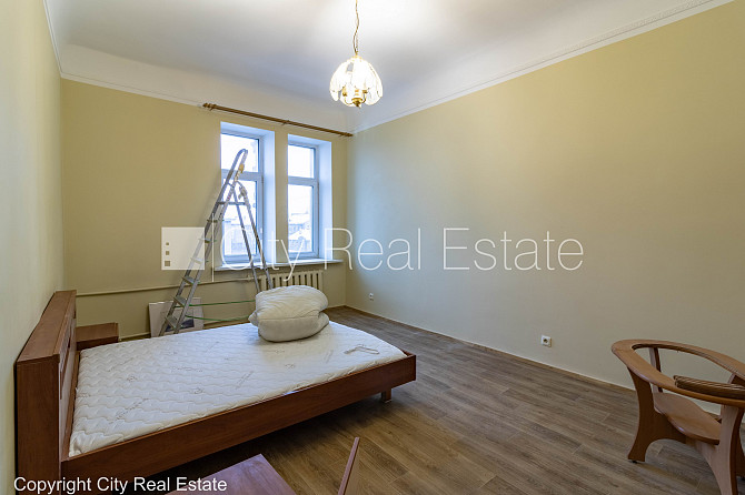 Fasādes māja, slēgts pagalms, ieeja no pagalma, logi vērsti uz ielas pusi, viena istaba Rīga - foto 6