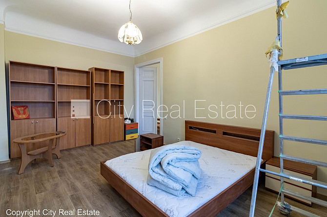 Fasādes māja, slēgts pagalms, ieeja no pagalma, logi vērsti uz ielas pusi, viena istaba Rīga - foto 7