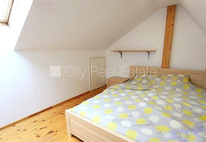 Фасадный дом, вход с улицы, мансарда, сауна, смежно-изолированные комнаты, высокие Рига - изображение 17