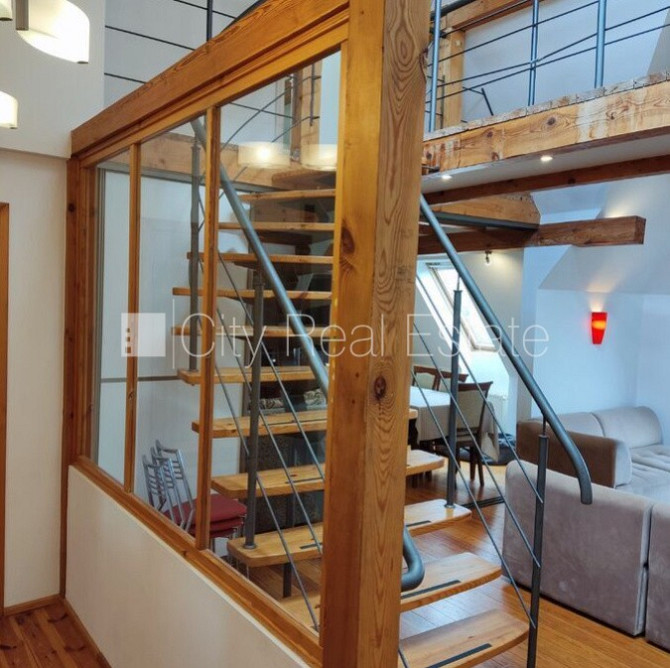 Фасадный дом, вход с улицы, мансарда, сауна, смежно-изолированные комнаты, высокие Рига - изображение 12