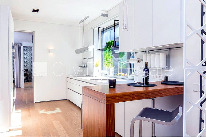 Фасадный дом, реновированный дом, благоустроенная озеленённая территория, Рига - изображение 17