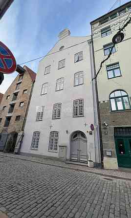 Фасадный дом, реновированный дом, плата за обслуживание одного квадратного метра Рига