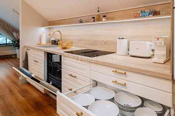 Новостройка, благоустроенный озеленённый двор, закрытый двор, озеленённая Юрмала