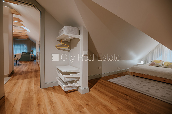 Новостройка, благоустроенный озеленённый двор, закрытый двор, озеленённая Юрмала - изображение 12