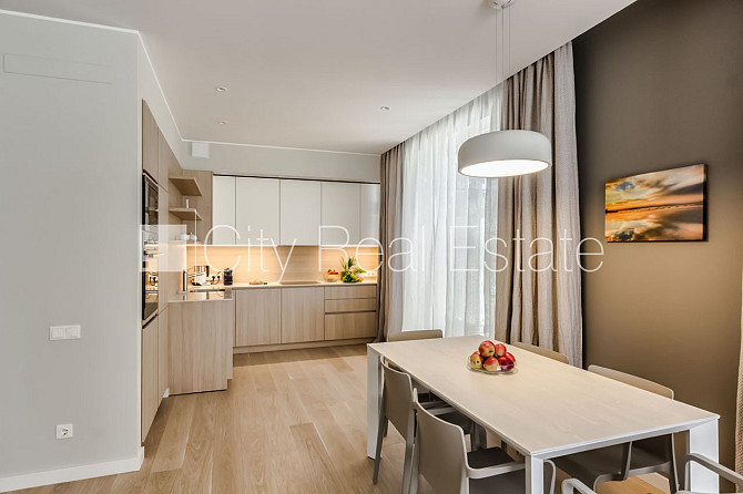 Jaunceltne, fasādes māja, zaļā teritorija, labiekārtots apzaļumots pagalms, teritorijas Jūrmala - foto 6