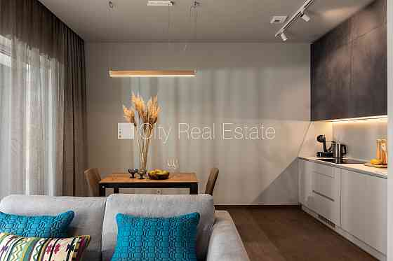 Новостройка, фасадный дом, благоустроенный озеленённый двор, подземная стоянка, Jūrmala