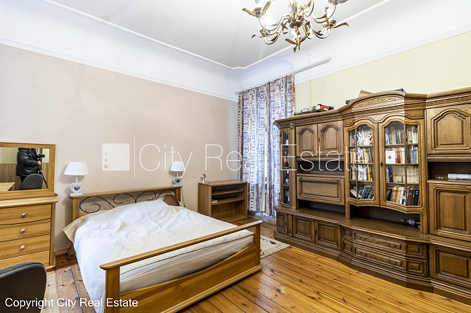 Дом во дворе, реновированный дом, закрытый двор, вход со двора, лестничная клетка Рига - изображение 19