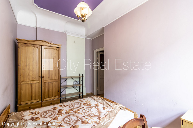 Дом во дворе, реновированный дом, закрытый двор, вход со двора, лестничная клетка Рига - изображение 12