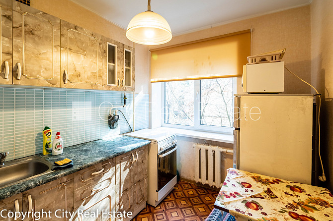 Фасадный дом, место для машины, вход с улицы, лестничная клетка после Юрмала - изображение 11