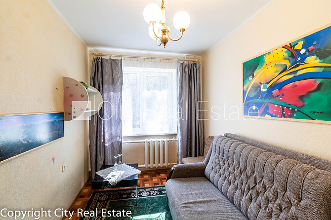 Фасадный дом, место для машины, вход с улицы, лестничная клетка после Юрмала - изображение 9